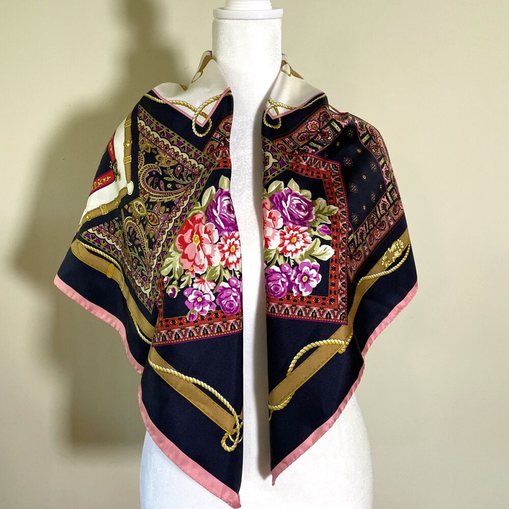 COURREGES Paris Silk Scarf Size 89x89 cm (35"x35") Vintage Made in Italy Luxury - Picture 2 of 7